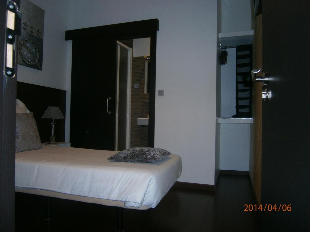 Thc Latina Hostel Мадрид Номер фото