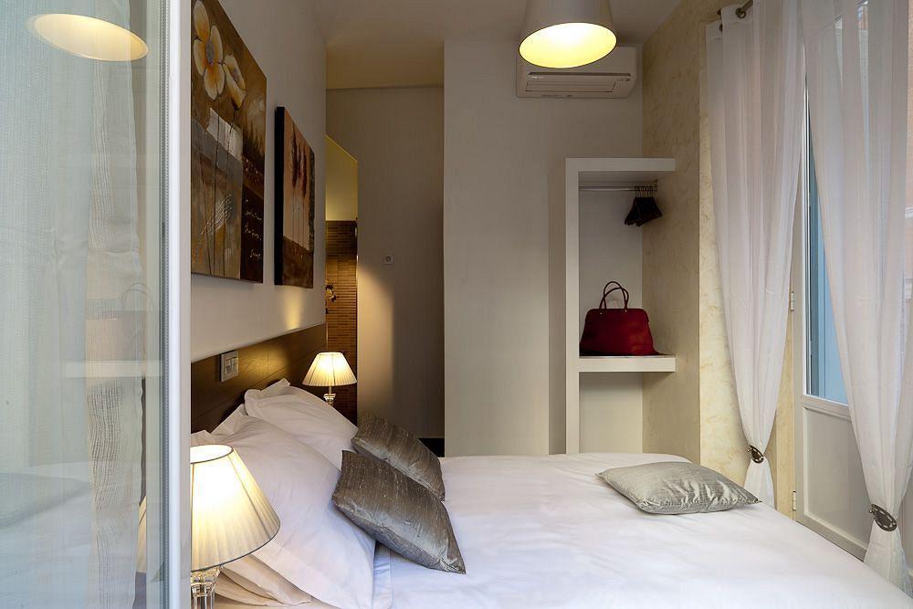 Thc Latina Hostel Мадрид Экстерьер фото